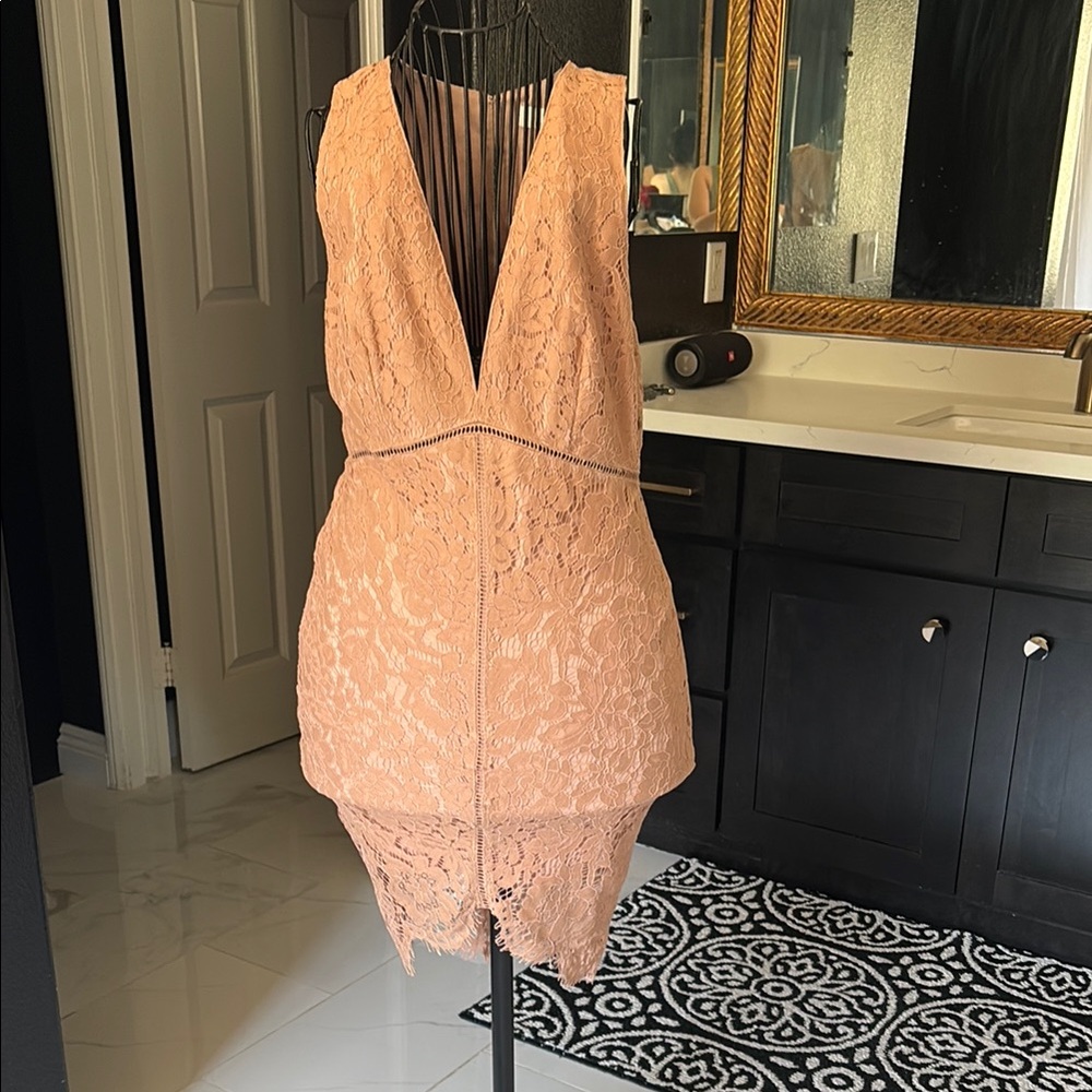 Astr Lace Midi Dress in Peach sexy fitted